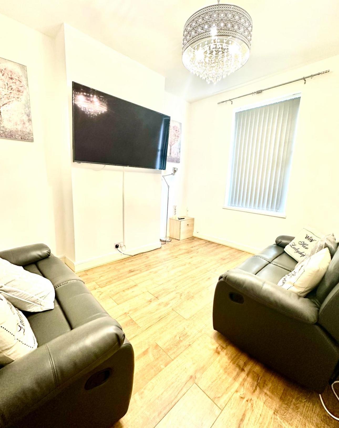 Arthur Street, Stylish 3 Bedroom House كينغستون أبون هول المظهر الخارجي الصورة
