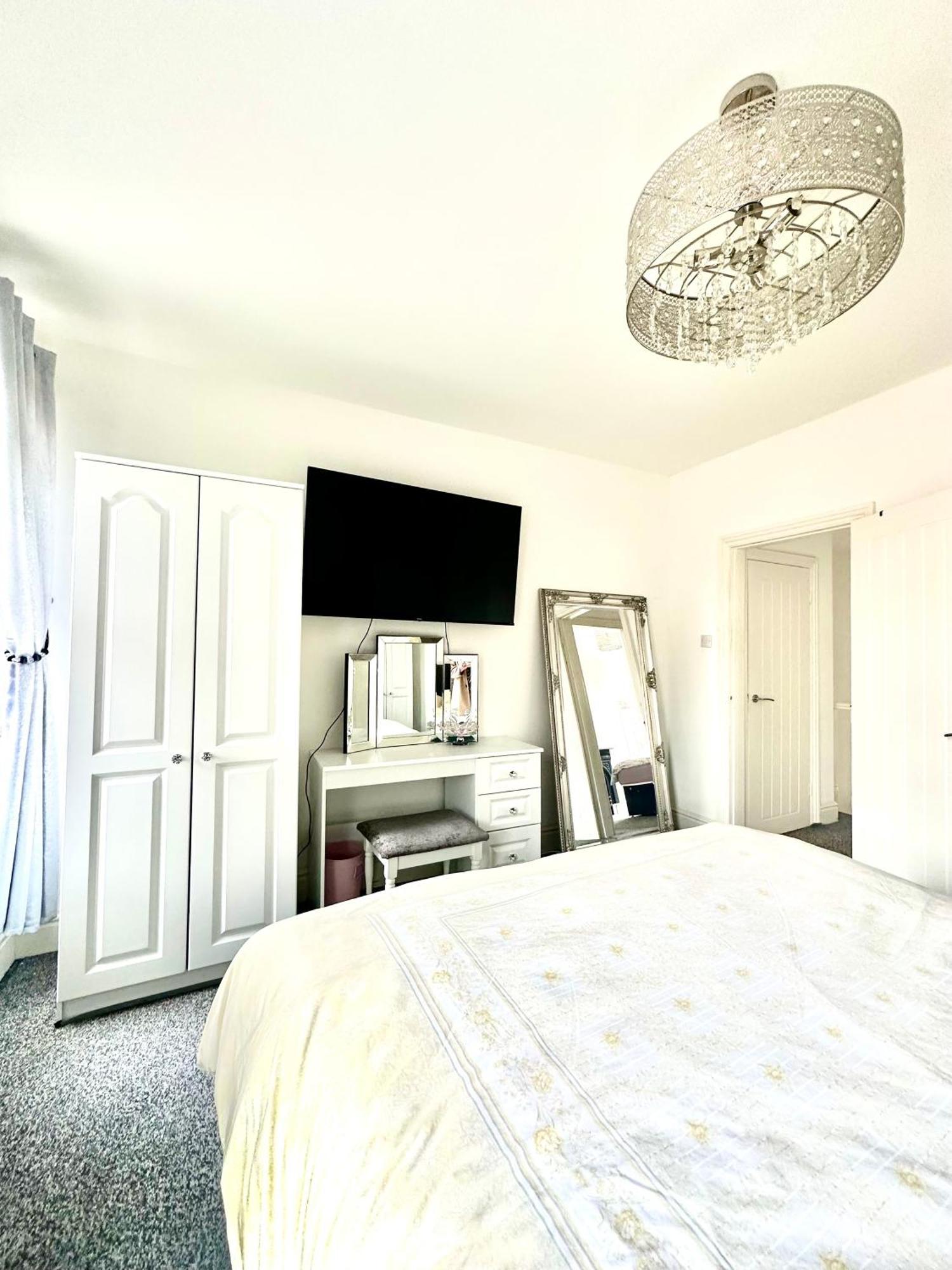 Arthur Street, Stylish 3 Bedroom House كينغستون أبون هول المظهر الخارجي الصورة